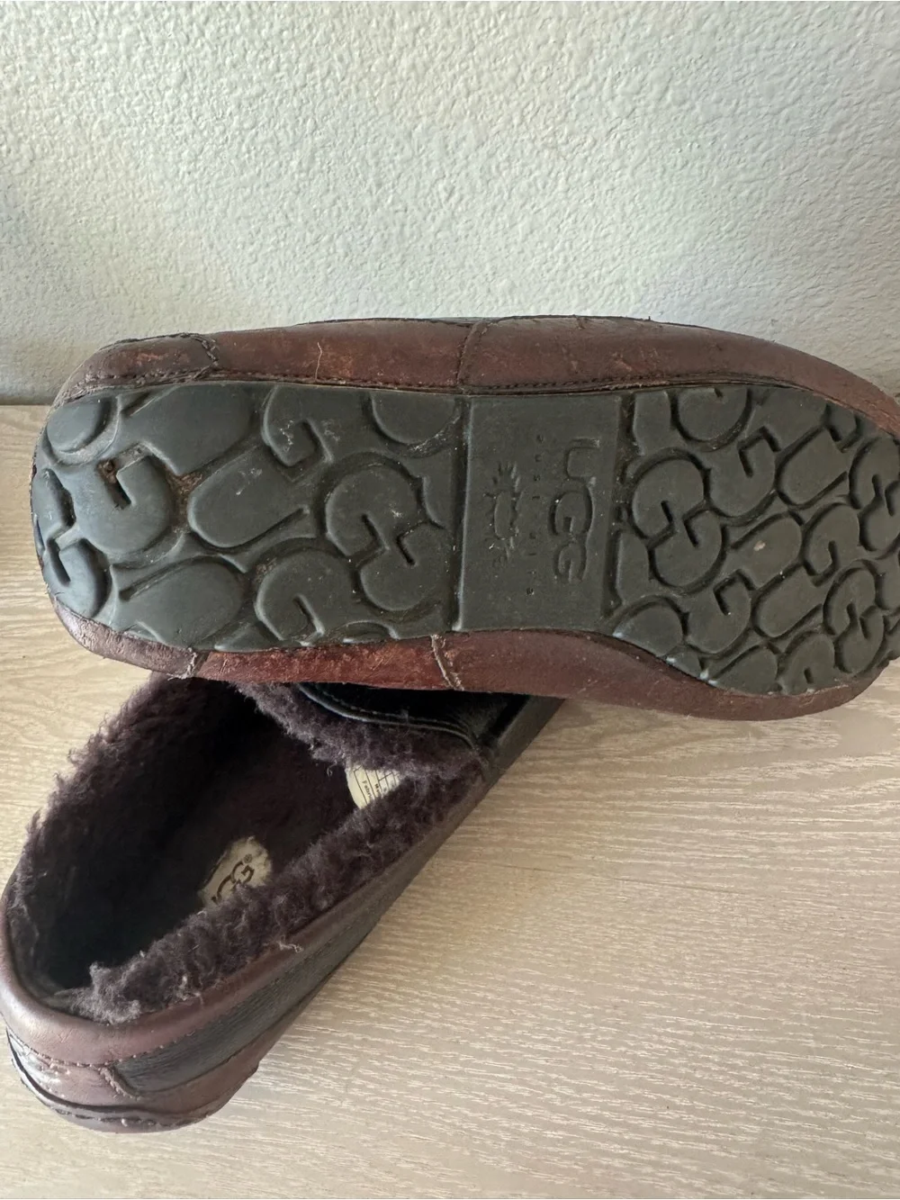 UGG men ascot